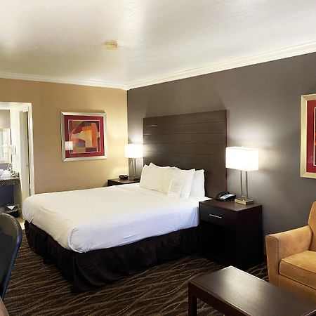 Hotel Tempe/Phoenix Airport Innsuites Hotel & Suites Exterior photo