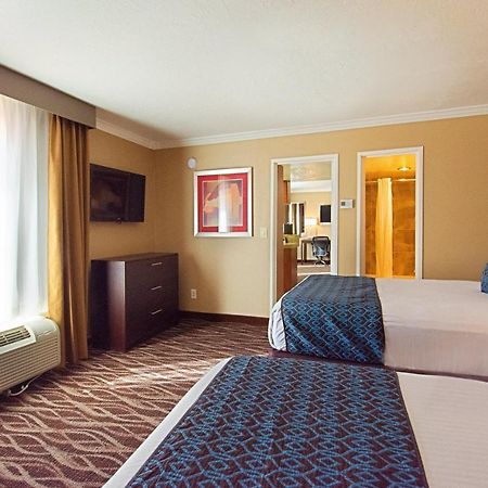 Hotel Tempe/Phoenix Airport Innsuites Hotel & Suites Exterior photo