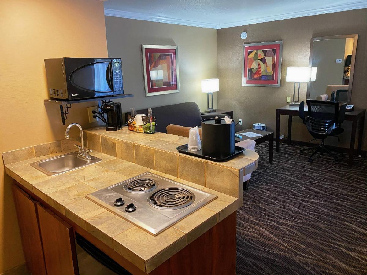 Hotel Tempe/Phoenix Airport Innsuites Hotel & Suites Exterior photo