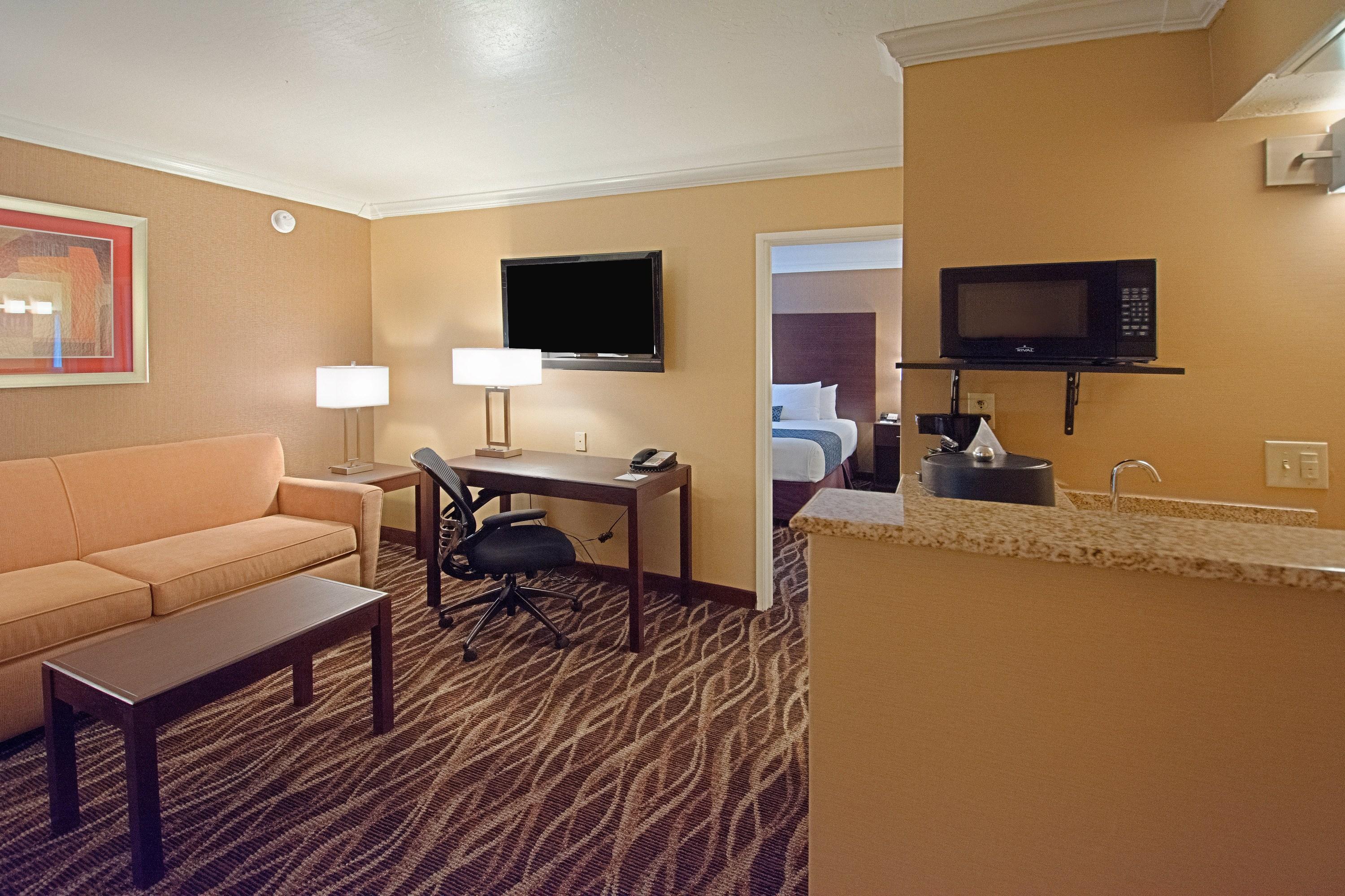 Hotel Tempe/Phoenix Airport Innsuites Hotel & Suites Exterior photo