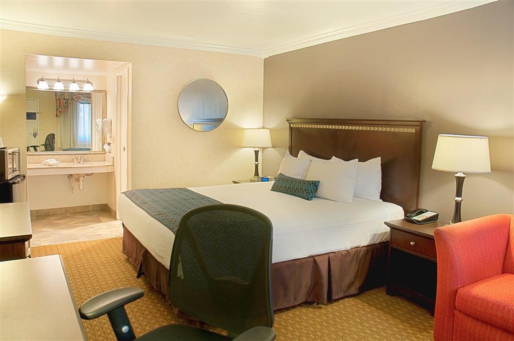 Hotel Tempe/Phoenix Airport Innsuites Hotel & Suites Exterior photo