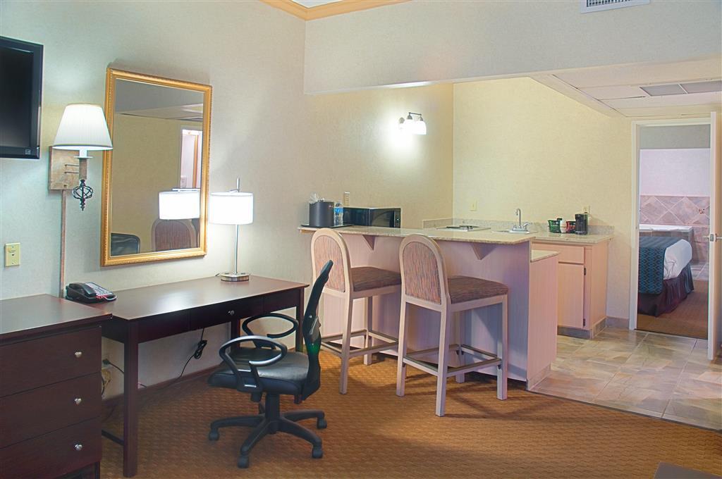 Hotel Tempe/Phoenix Airport Innsuites Hotel & Suites Exterior photo