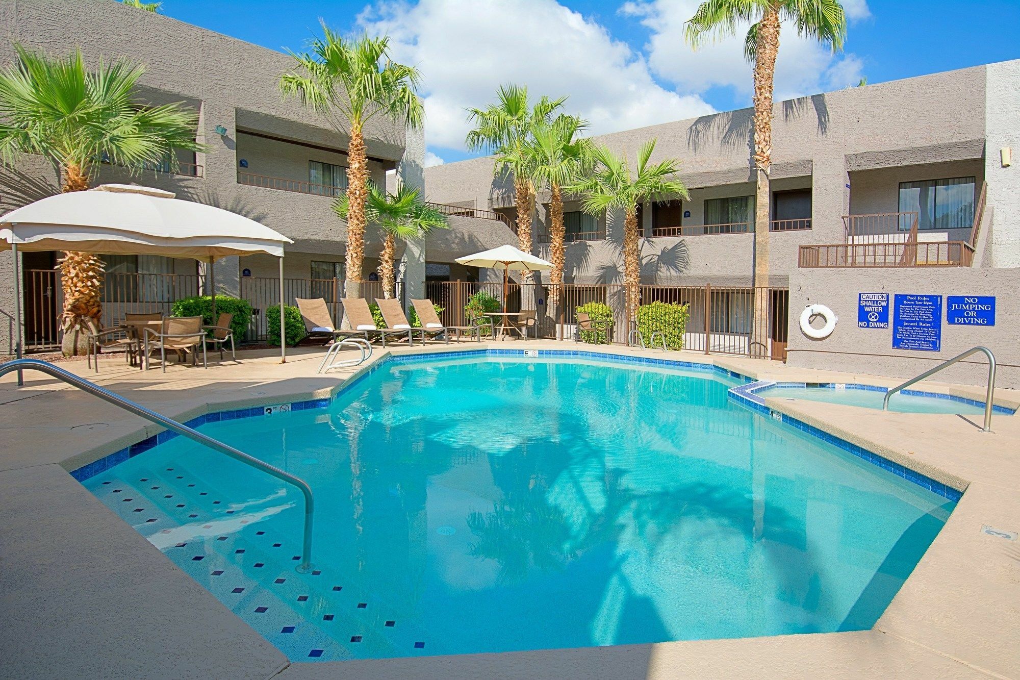 Hotel Tempe/Phoenix Airport Innsuites Hotel & Suites Exterior photo