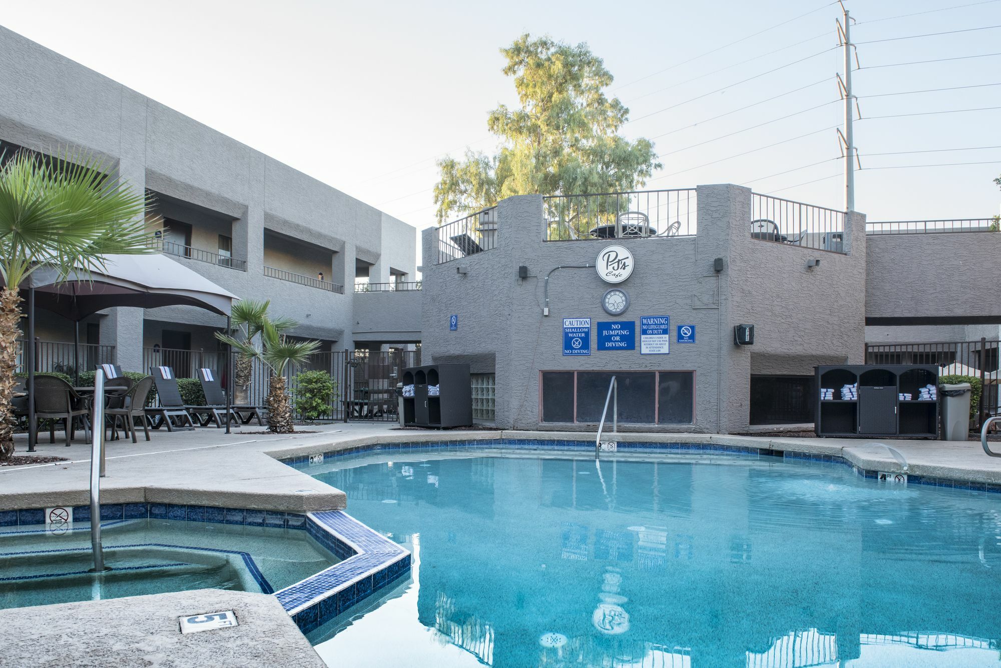 Hotel Tempe/Phoenix Airport Innsuites Hotel & Suites Exterior photo