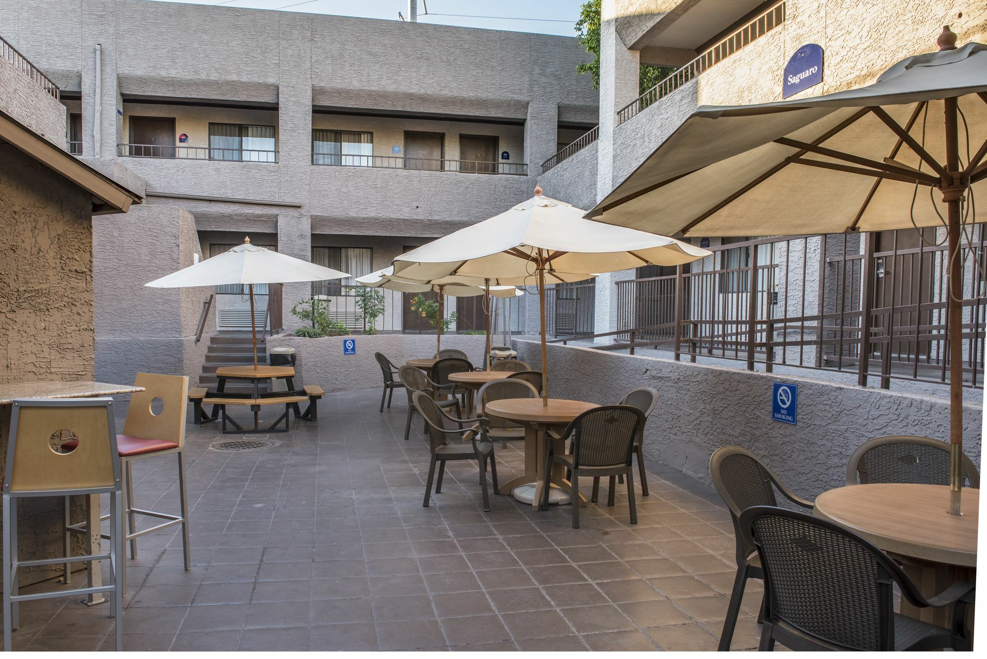 Hotel Tempe/Phoenix Airport Innsuites Hotel & Suites Exterior photo